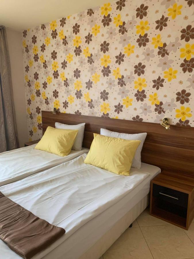 Семеен Хотел Брилянс - Family Hotel Brilliance 瓦爾納 外观 照片