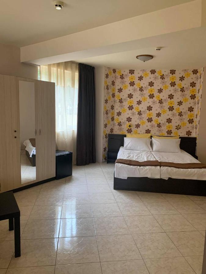 Семеен Хотел Брилянс - Family Hotel Brilliance 瓦爾納 外观 照片