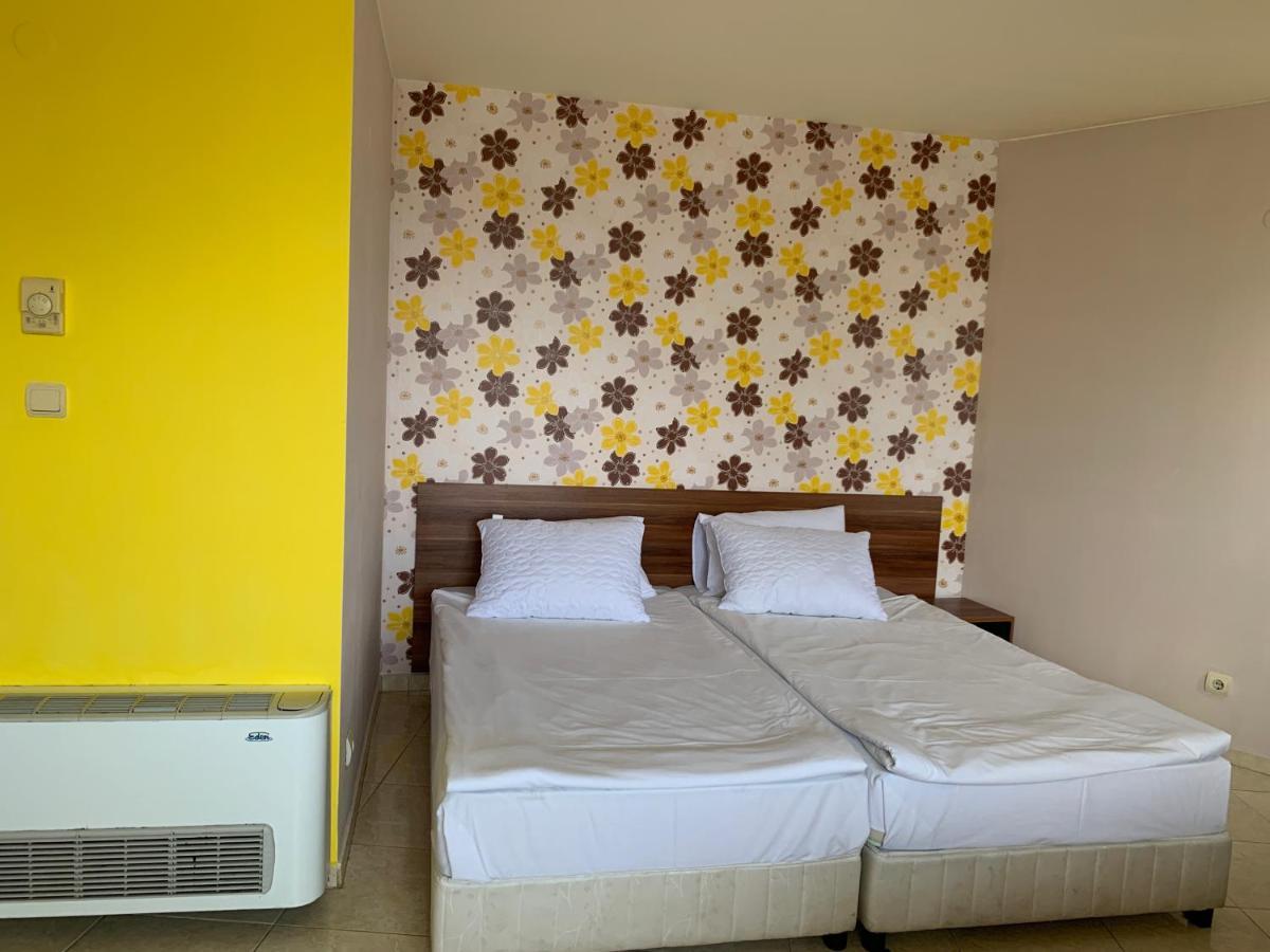 Семеен Хотел Брилянс - Family Hotel Brilliance 瓦爾納 外观 照片